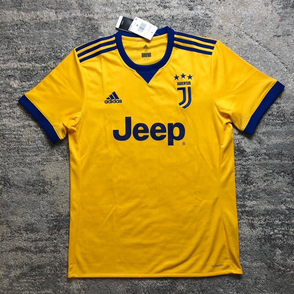 Juventus Away Jersey Size M